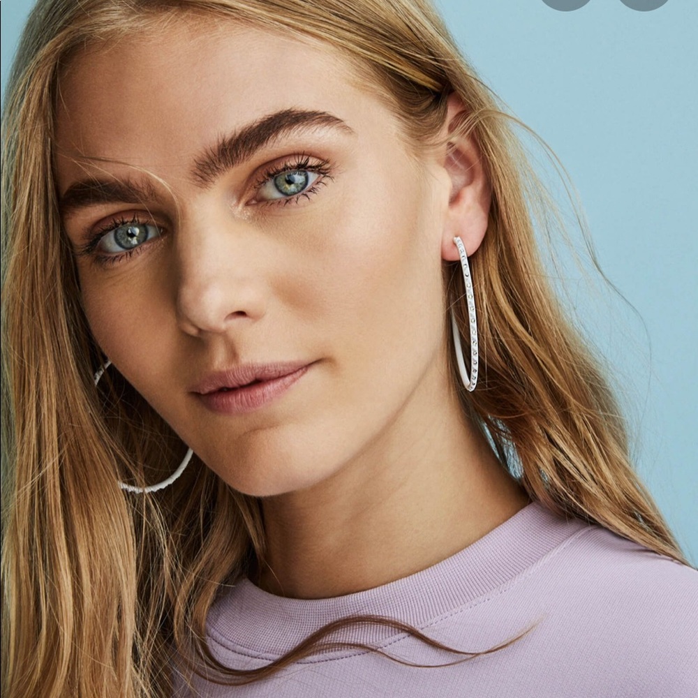 Kendra Scott Val matte white hoop